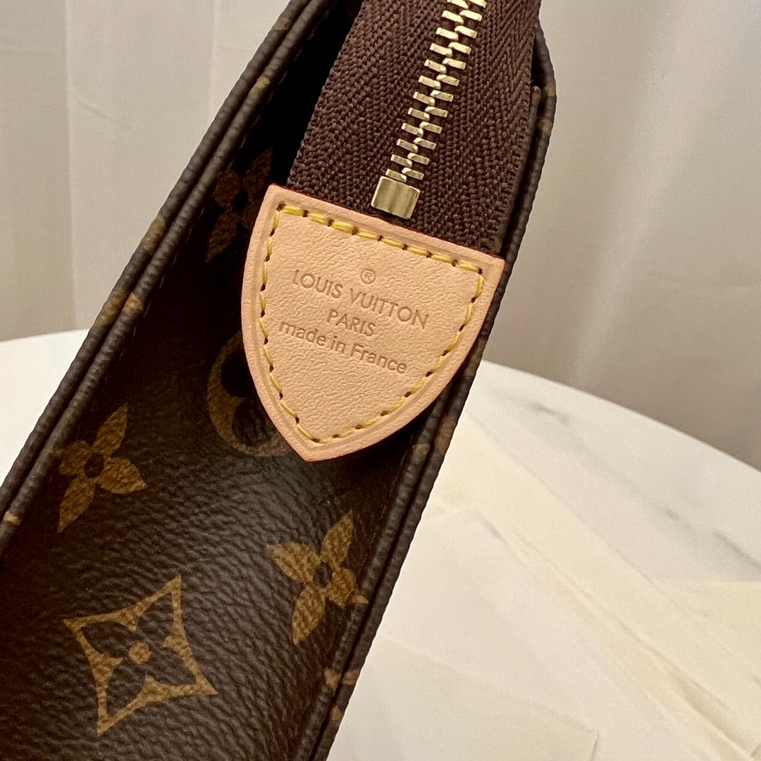 26洗漱包 M47542_5