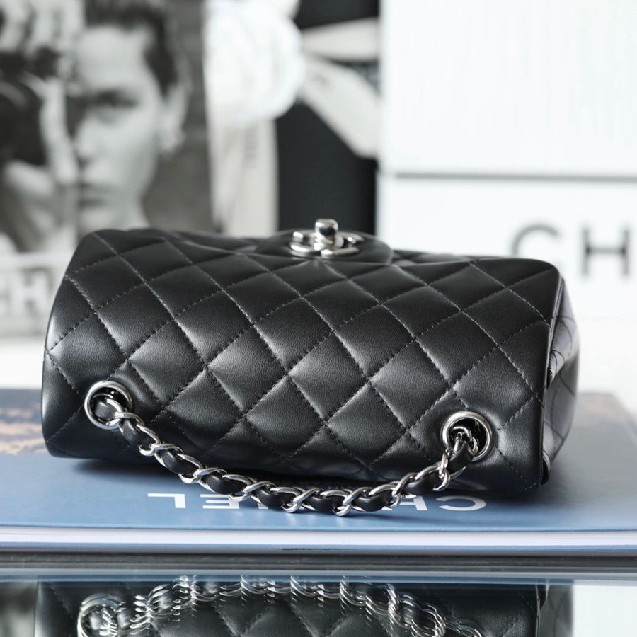 CF Mini 經典款 小羊皮 黑銀_4