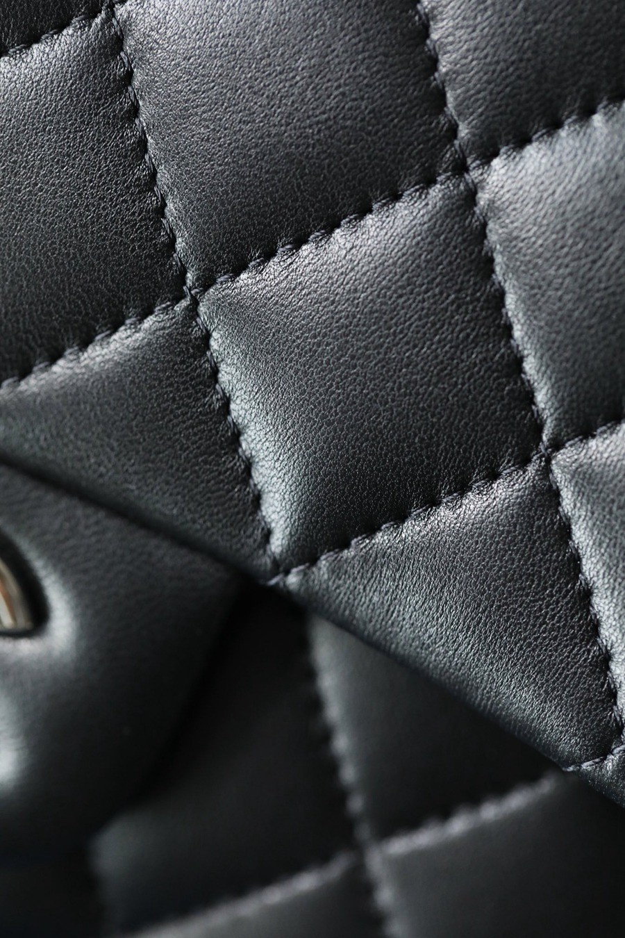 CF 經典款 方胖子 小羊皮 黑銀_6