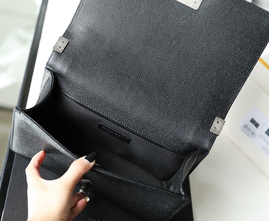 Leboy 荔枝紋牛皮 25 銀扣_2