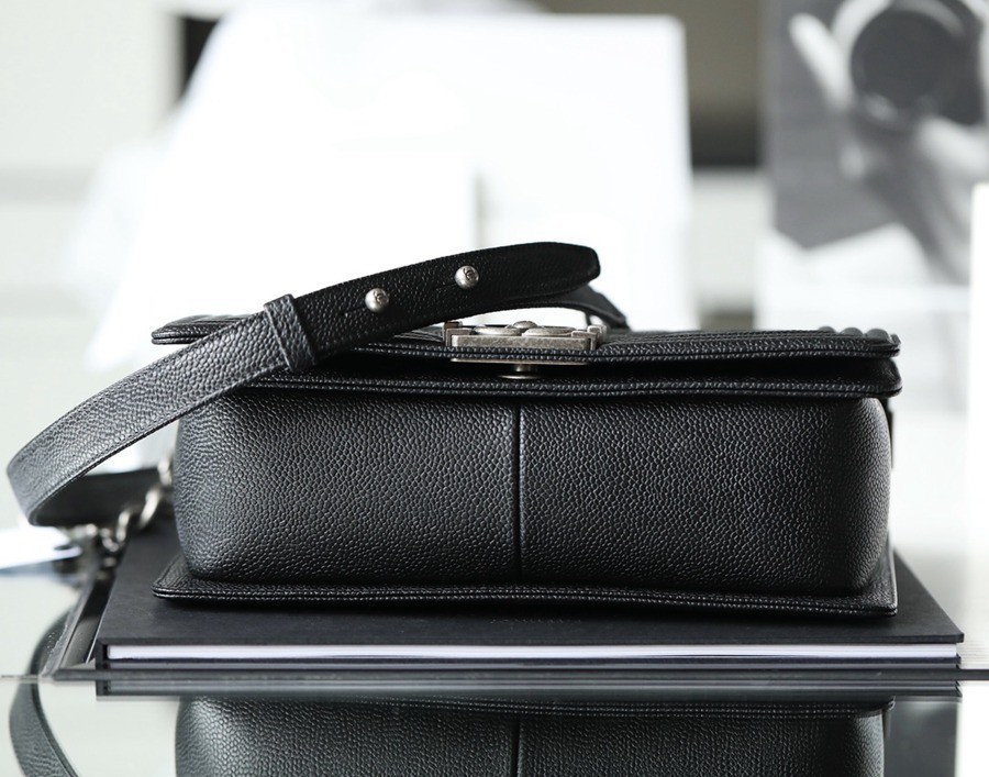 Leboy 荔枝紋牛皮 25 銀扣_3