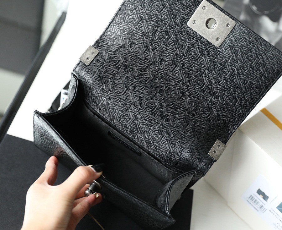 Leboy 荔枝紋牛皮 20 銀扣_4