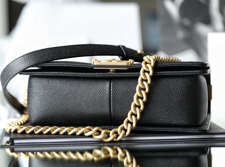 Leboy 荔枝紋牛皮 25 金扣_5