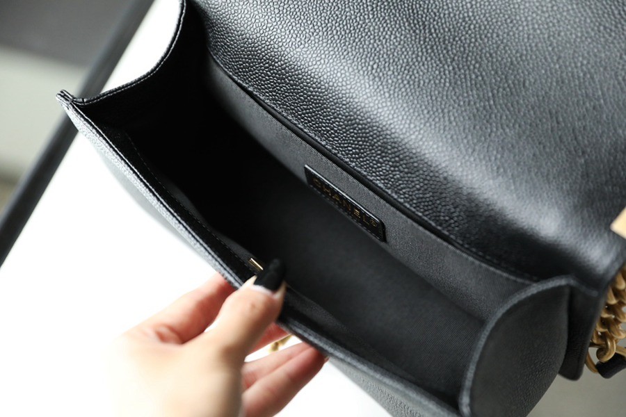 Leboy 荔枝紋牛皮 25 金扣_3