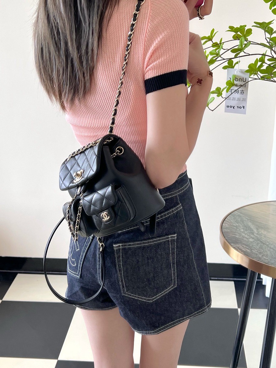 23A 青蛙雙肩包 亮面牛皮 黑色 小號_13