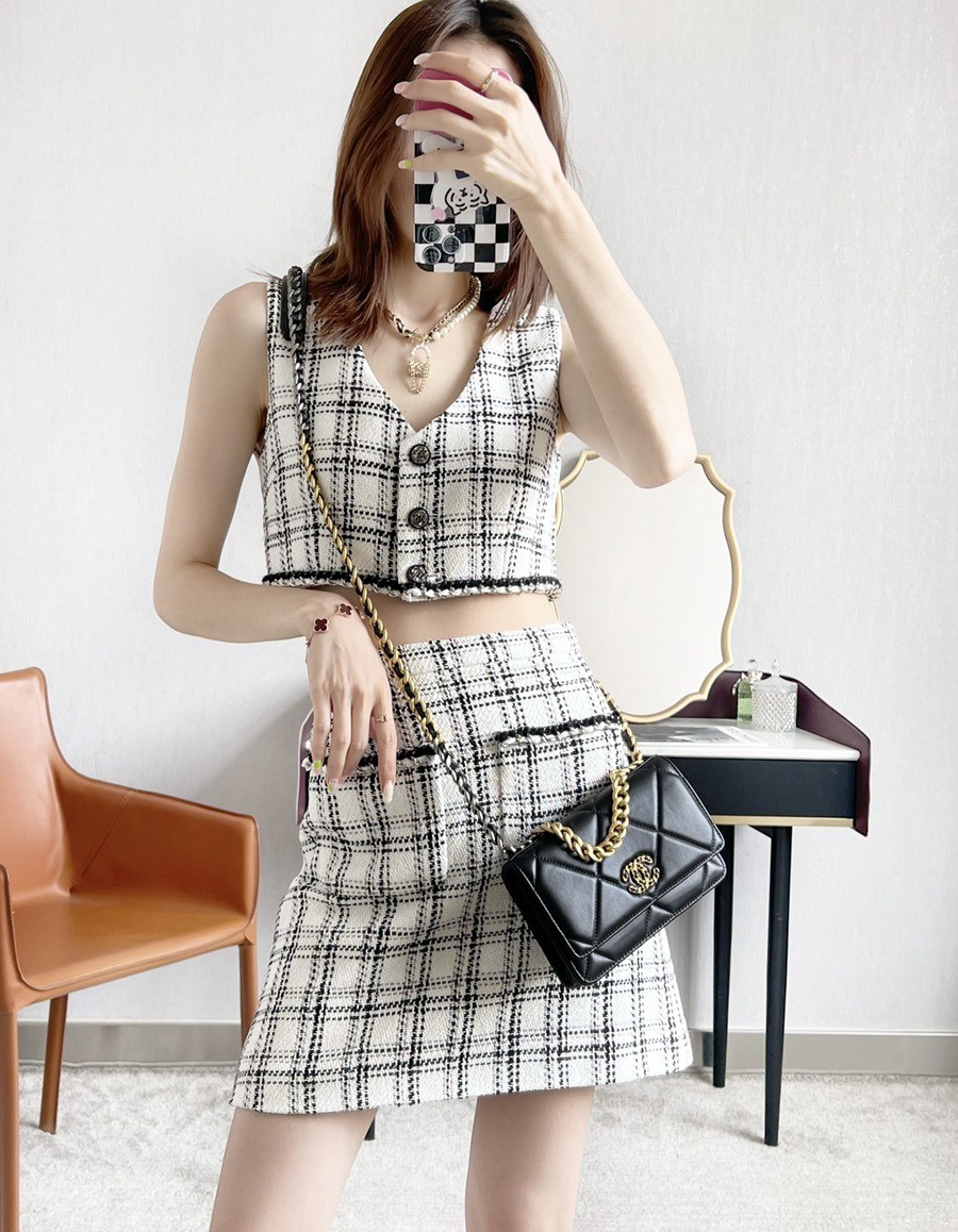 19 WOC 小羊皮 黑色 金扣_11