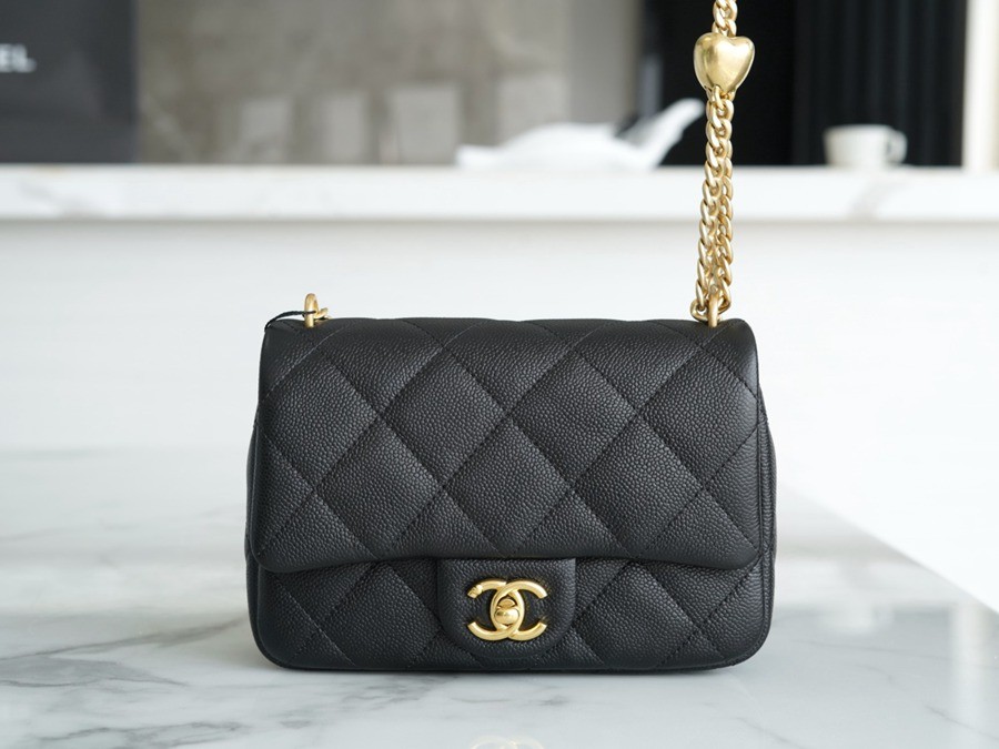 23p 愛心扣口蓋包 黑色 中號_2