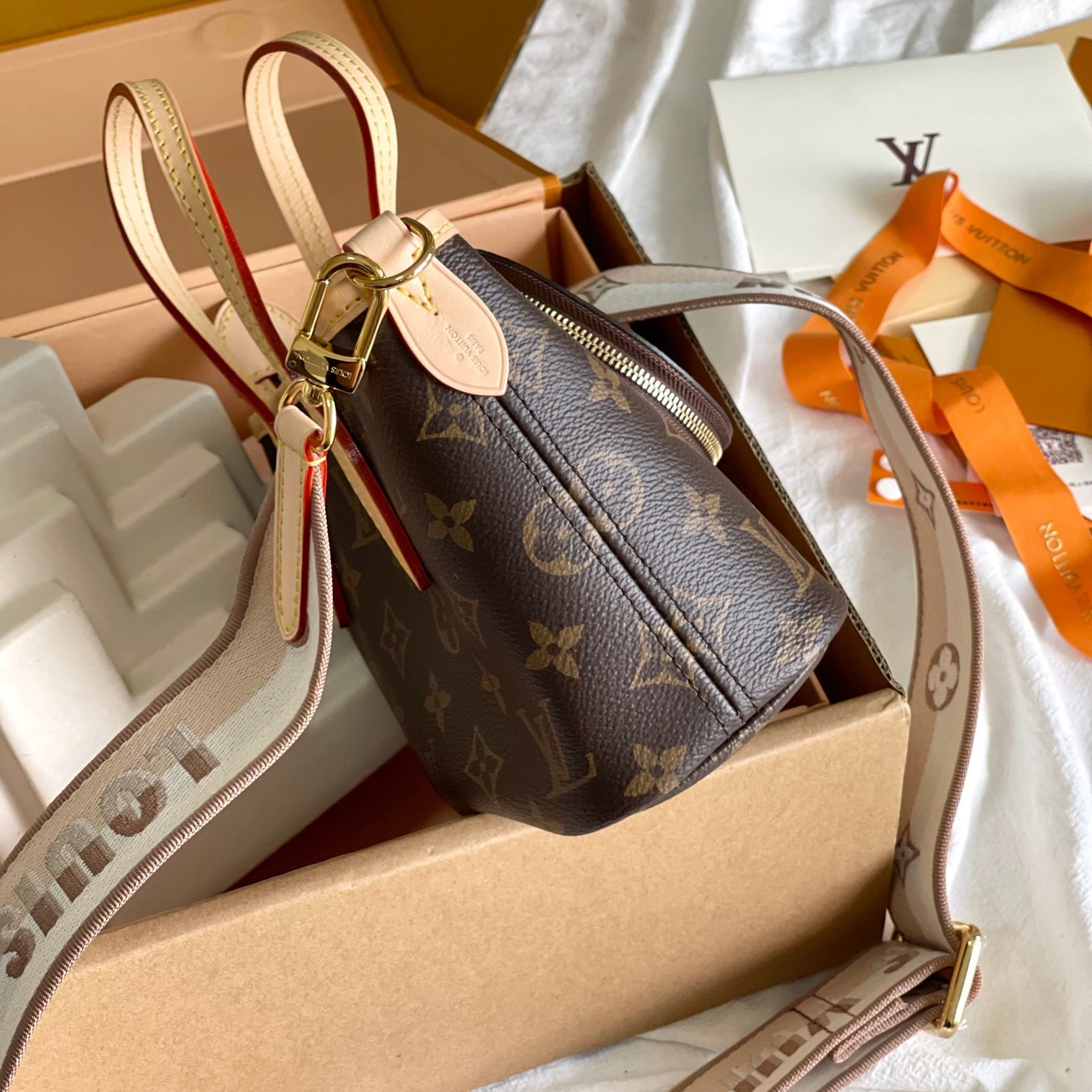 M46705 Neverfull BB 手袋_15