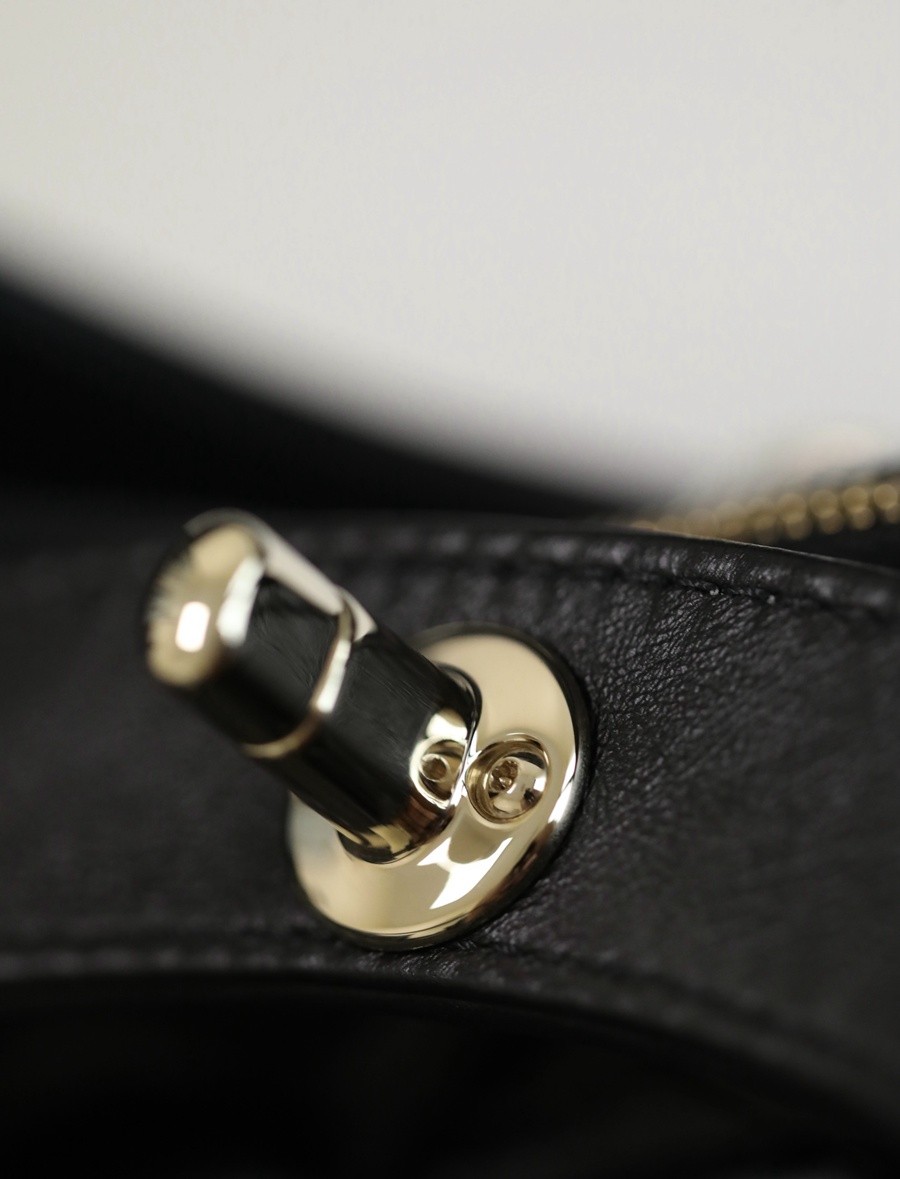 小香 23A 31Bag購物袋 黑色 大號_12