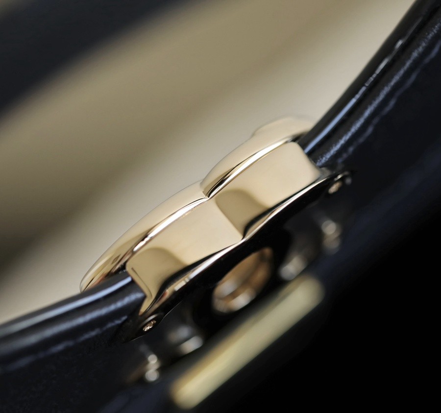 小香 23A 迷你31Bag購物袋 黑/白_11