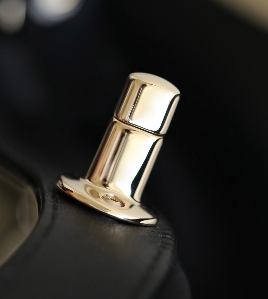 小香 23A 迷你31Bag購物袋 黑/白_14