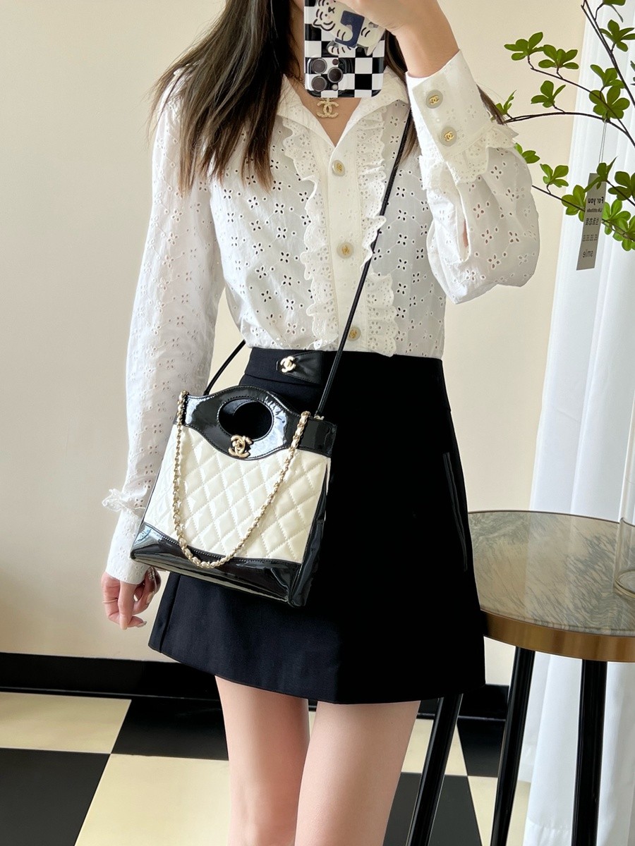 小香 23A 迷你31Bag購物袋 黑/白_18