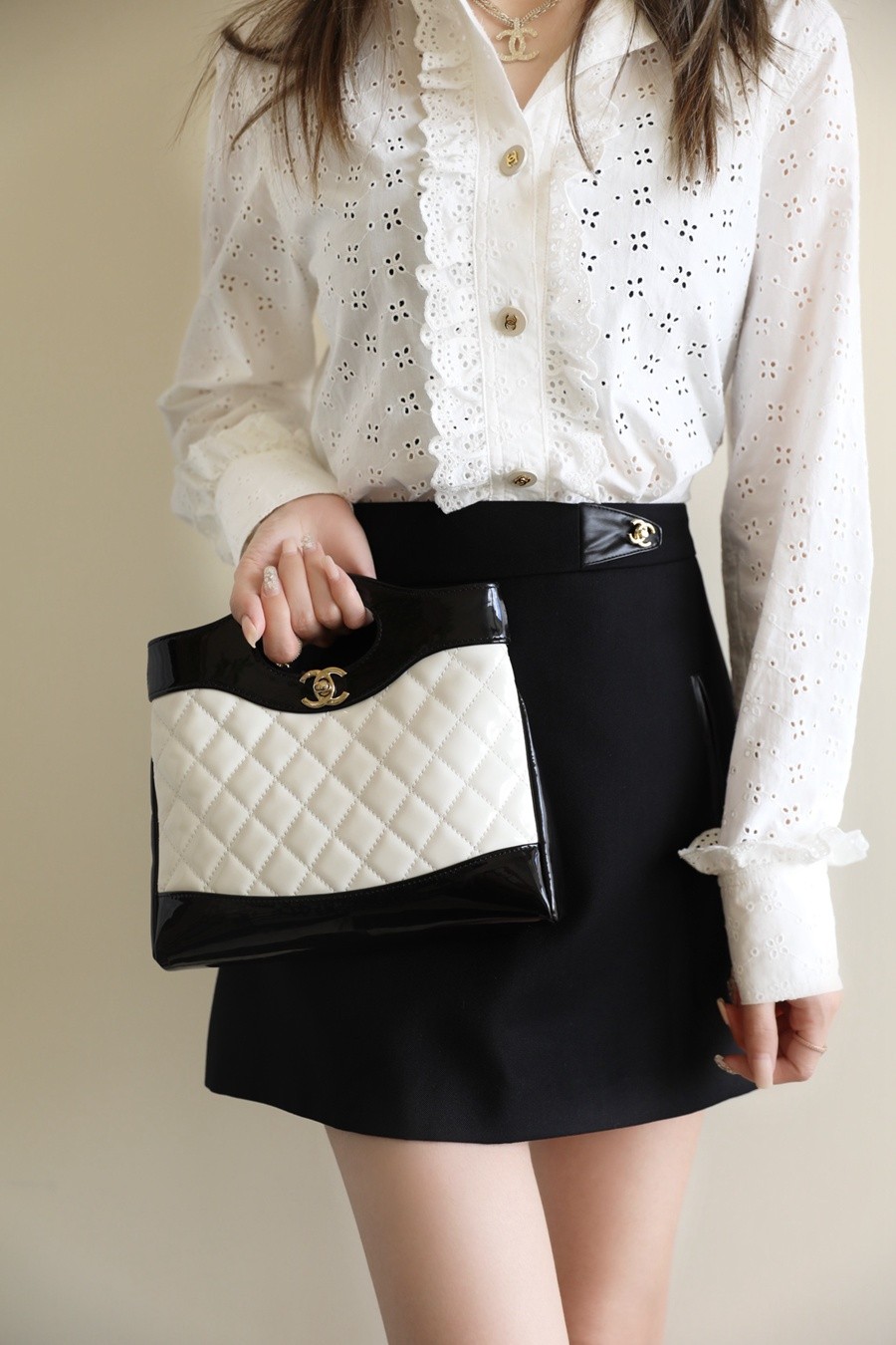 小香 23A 迷你31Bag購物袋 黑/白_26