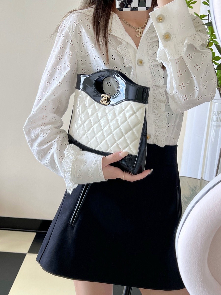 小香 23A 迷你31Bag購物袋 黑/白_24