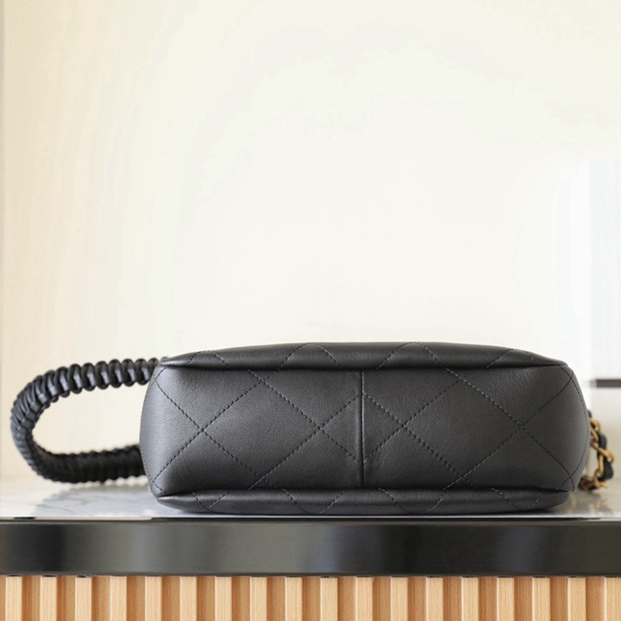 小香 23A 編織肩帶嬉皮包 黑色_4