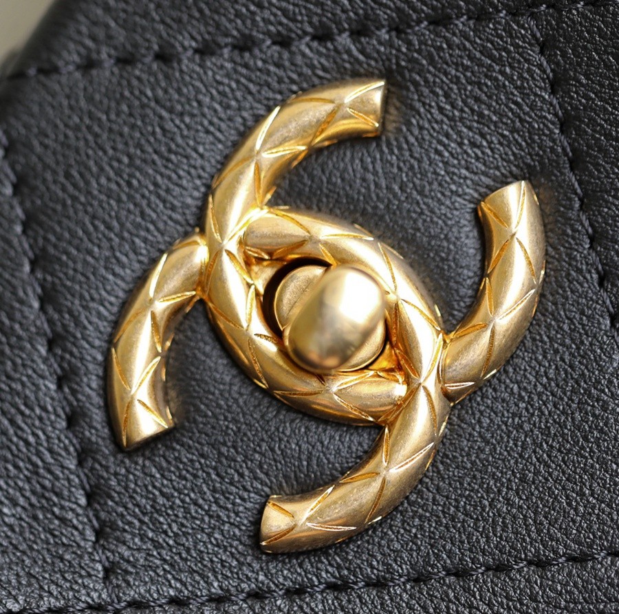 小香 23A 編織肩帶嬉皮包 黑色_8