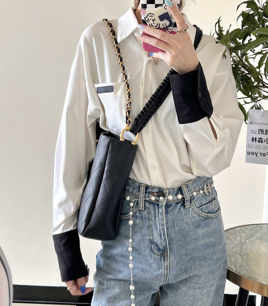 小香 23A 編織肩帶嬉皮包 黑色_17