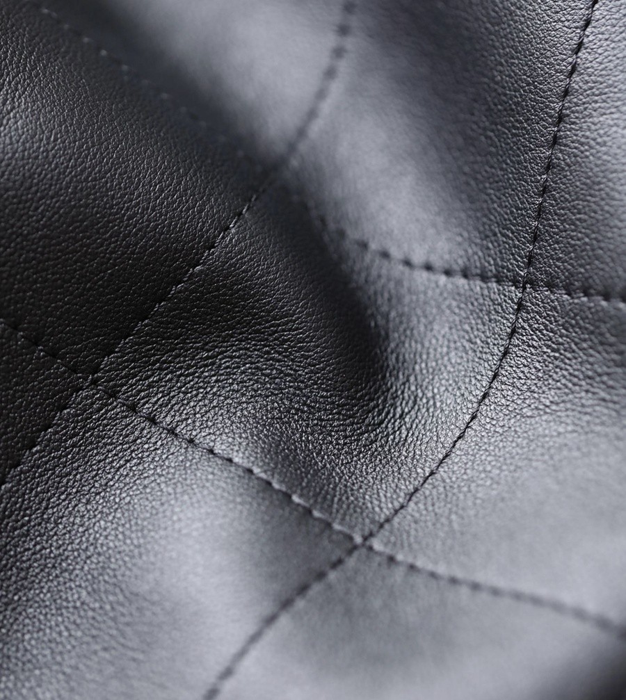 小香 23A 編織肩帶嬉皮包 黑色_5