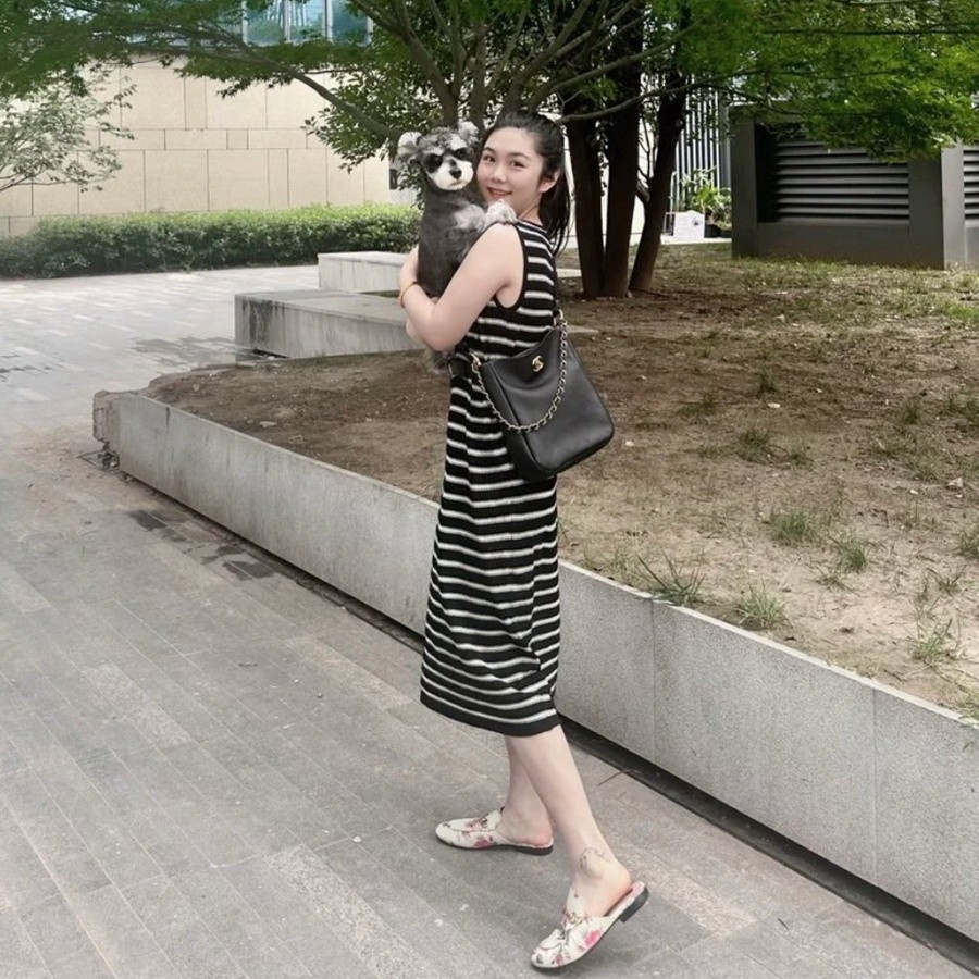 小香 23A 編織肩帶嬉皮包 黑色_21