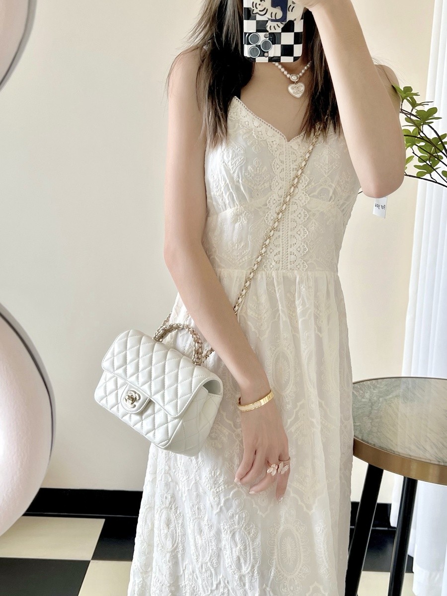 小香 23A 水鑽手提口蓋包 白色小號_17