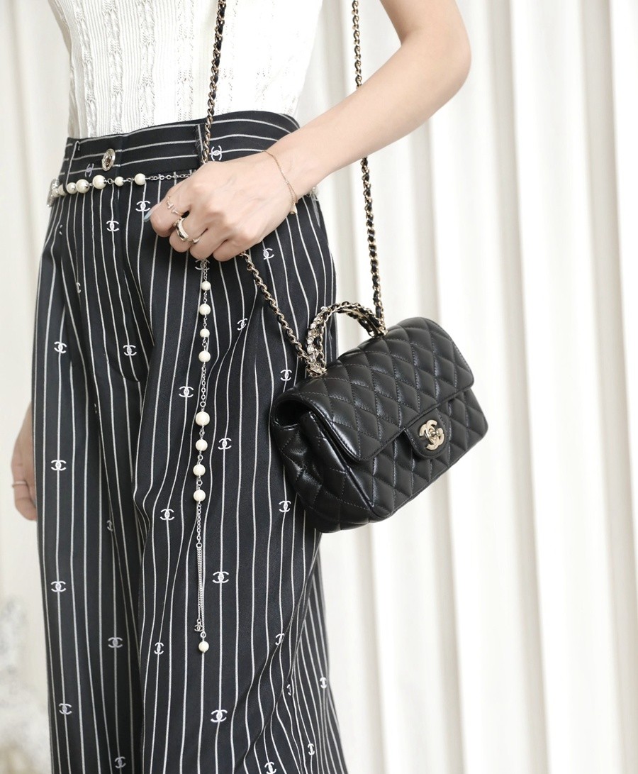 小香 23A 水鑽手提口蓋包 黑色小號_10