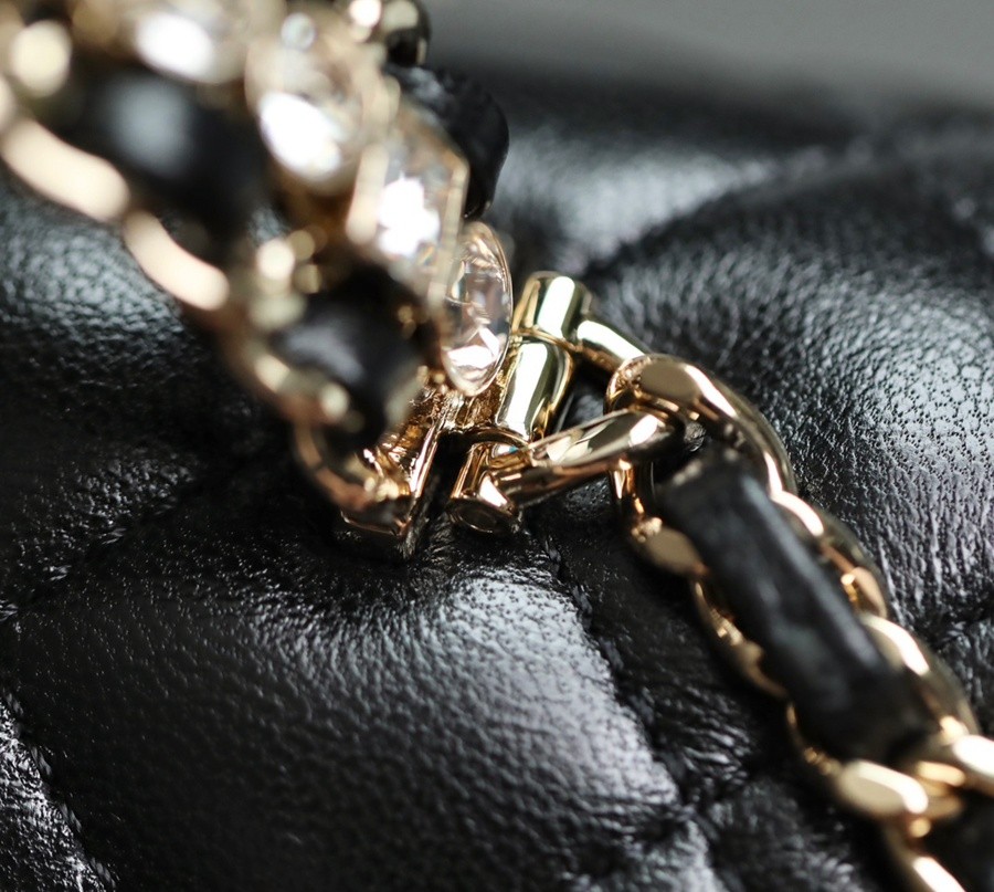 小香 23A 水鑽手提口蓋包 黑色小號_17