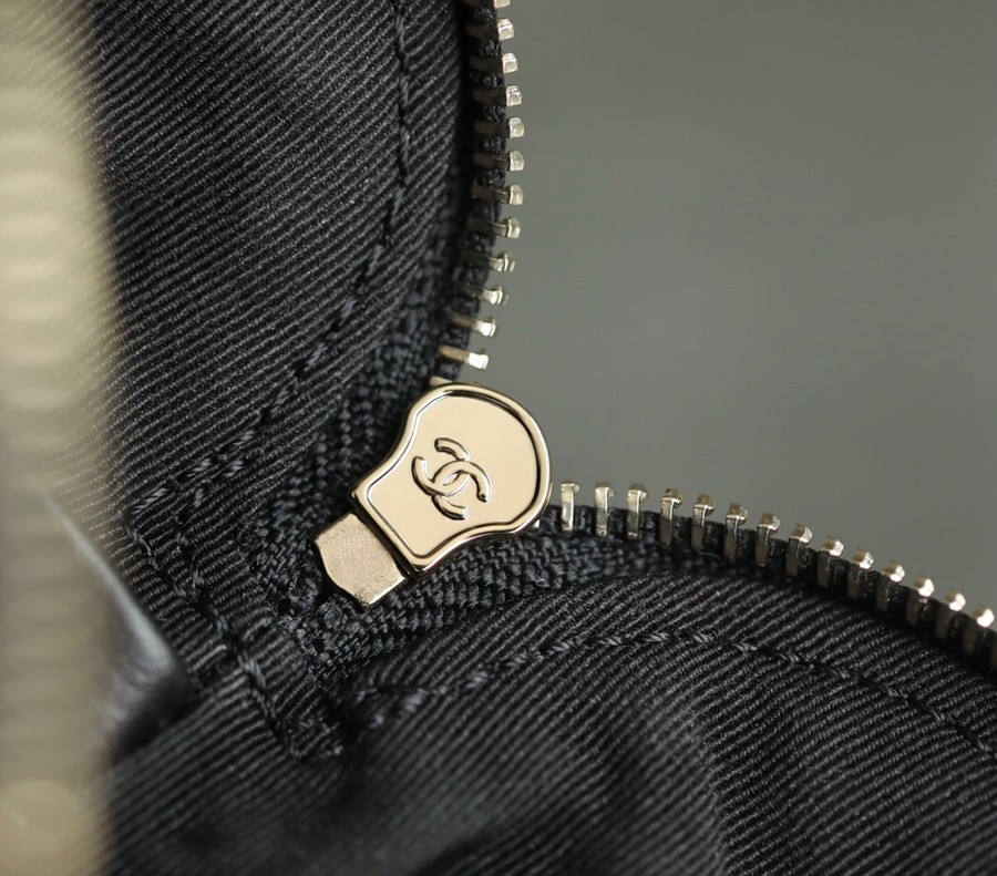 小香 23S春夏 漆皮貝殼包 黑色_15