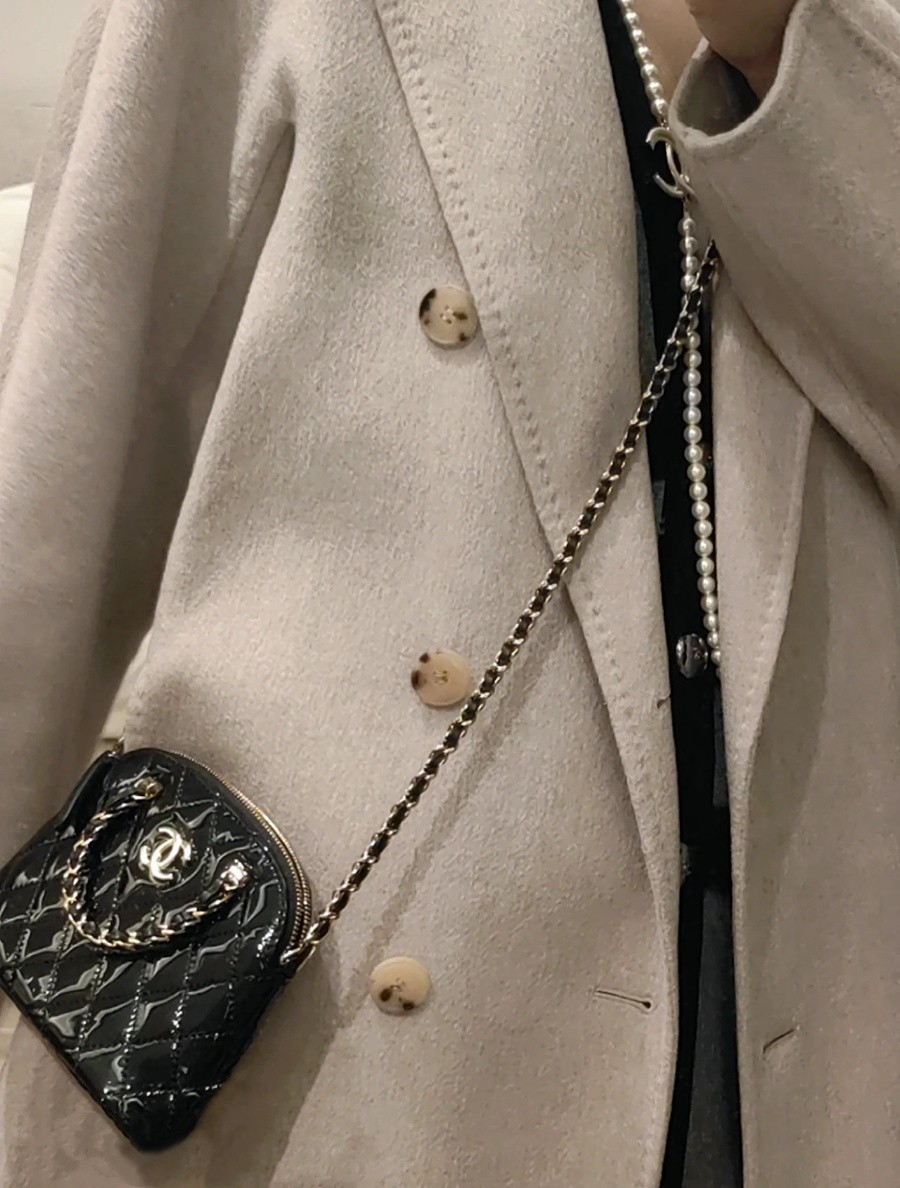 小香 23S春夏 漆皮貝殼包 黑色_20