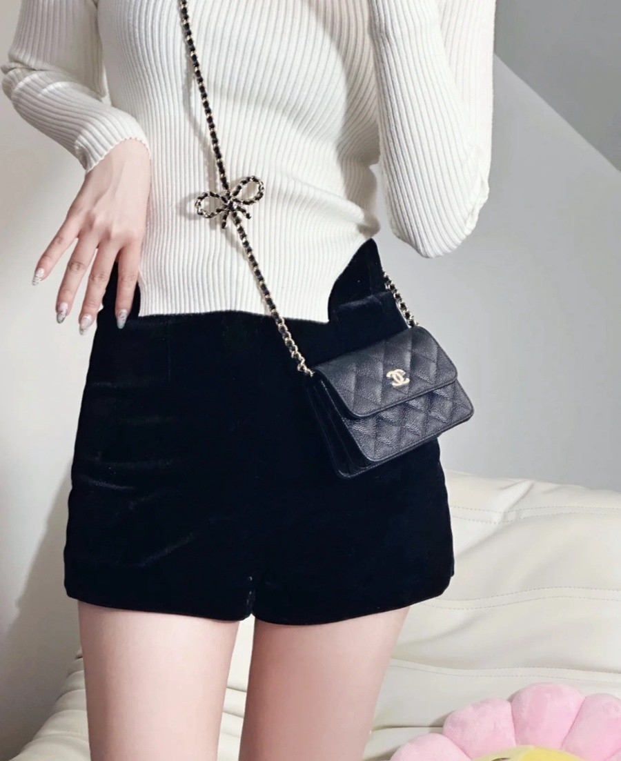 小香 23S春夏 蝴蝶結鏈條風琴錢包 黑色_16