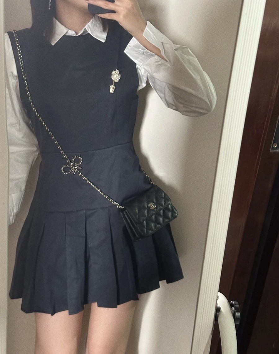 小香 23S春夏 蝴蝶結鏈條風琴錢包 黑色_20