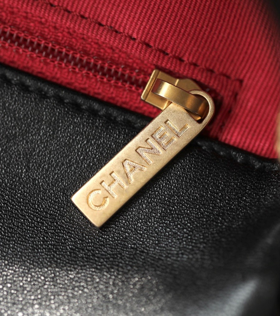 小香 23S春夏系列 愛心琺瑯扣大mini 黑色_12