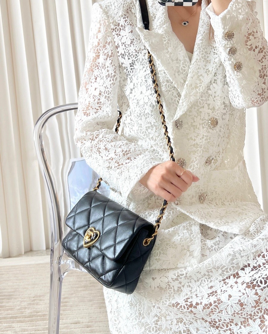 小香 23S春夏系列 愛心琺瑯扣大mini 黑色_22