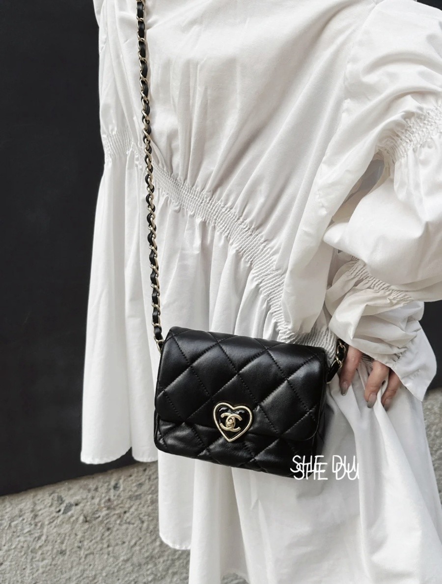 小香 23S春夏系列 愛心琺瑯扣大mini 黑色_24