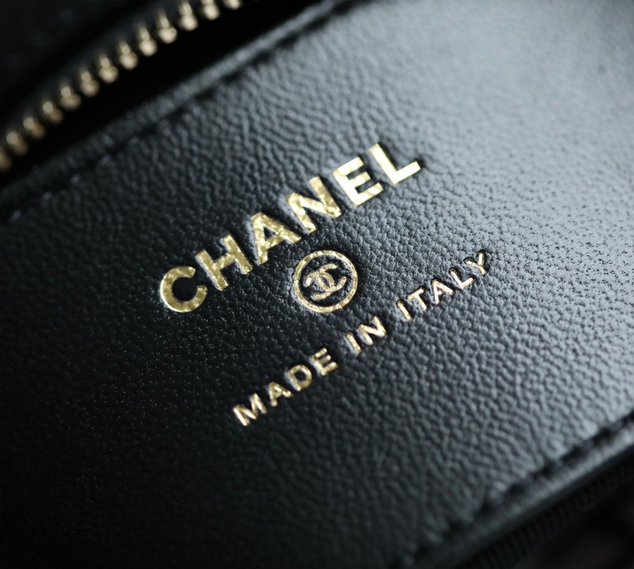 小香 23C早春 Pouch圓圈鏈條手拿包 黑色_18