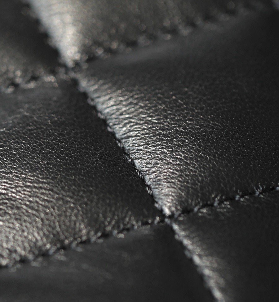 小香 22K秋冬 小金柱調節鏈口蓋包小號 黑色-041_7