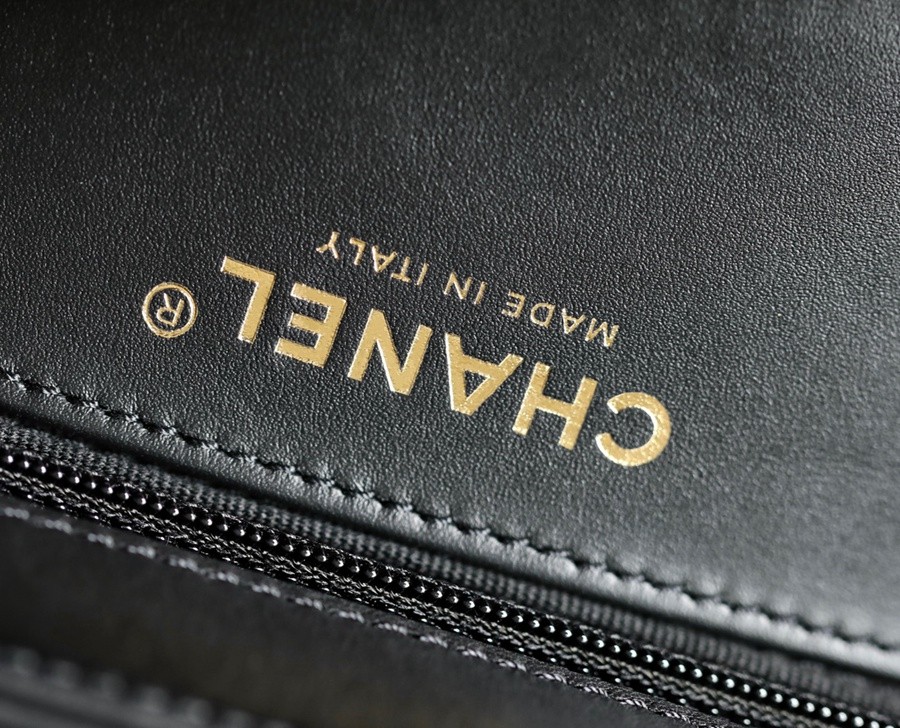 小香 22K秋冬 小金柱調節鏈口蓋包小號 黑色-041_8