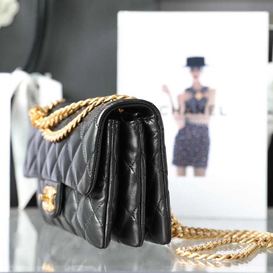 小香 22K秋冬 小金柱調節鏈口蓋包小號 黑色-041_5