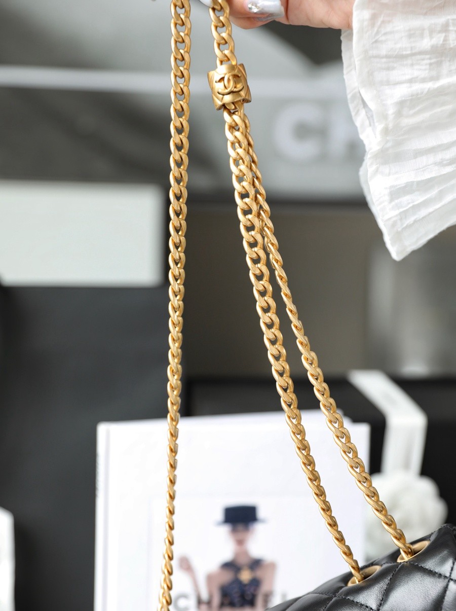 小香 22K秋冬 小金柱調節鏈口蓋包小號 黑色-041_9