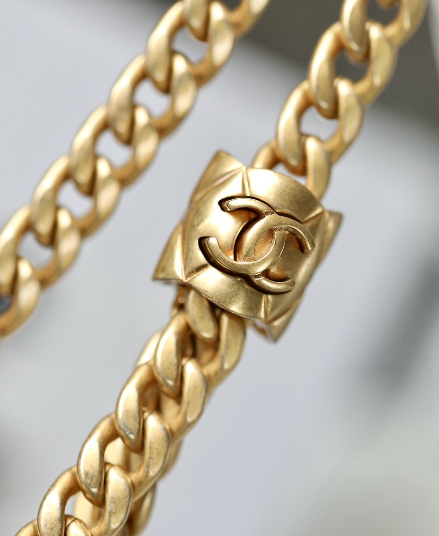 小香 22K秋冬 小金柱調節鏈口蓋包小號 黑色-041_10