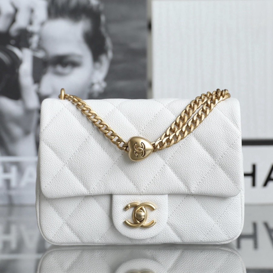 退貨商品無無包裝 小香 23P系列 愛心扣口蓋包 白色中號_1