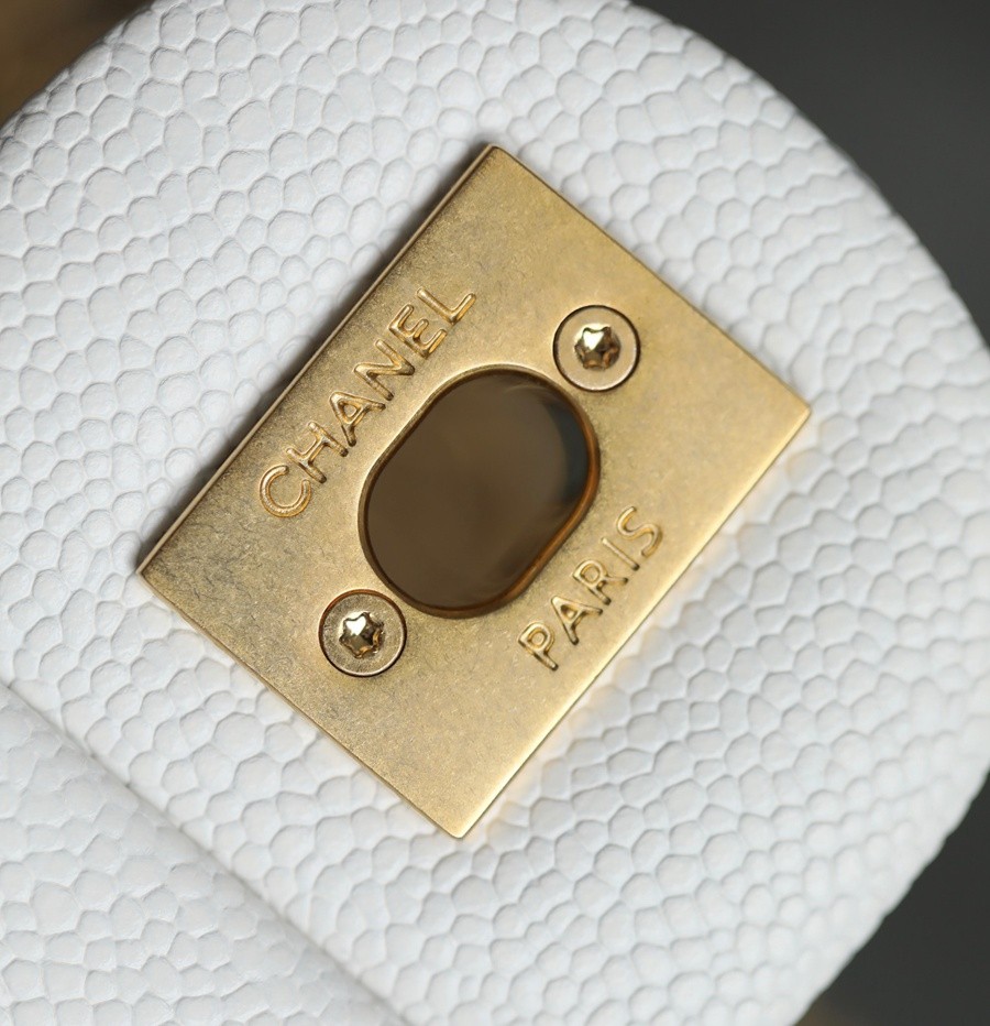 退貨商品無無包裝 小香 23P系列 愛心扣口蓋包 白色中號_13