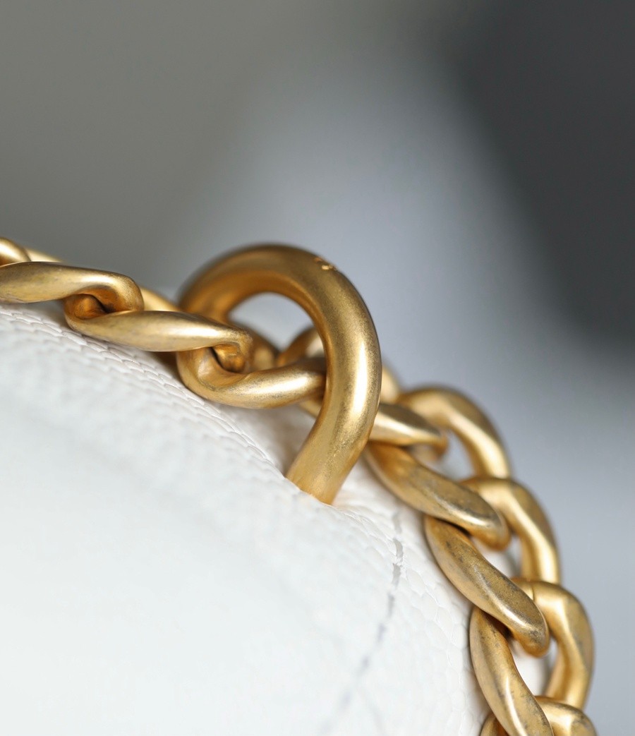 退貨商品無無包裝 小香 23P系列 愛心扣口蓋包 白色中號_14