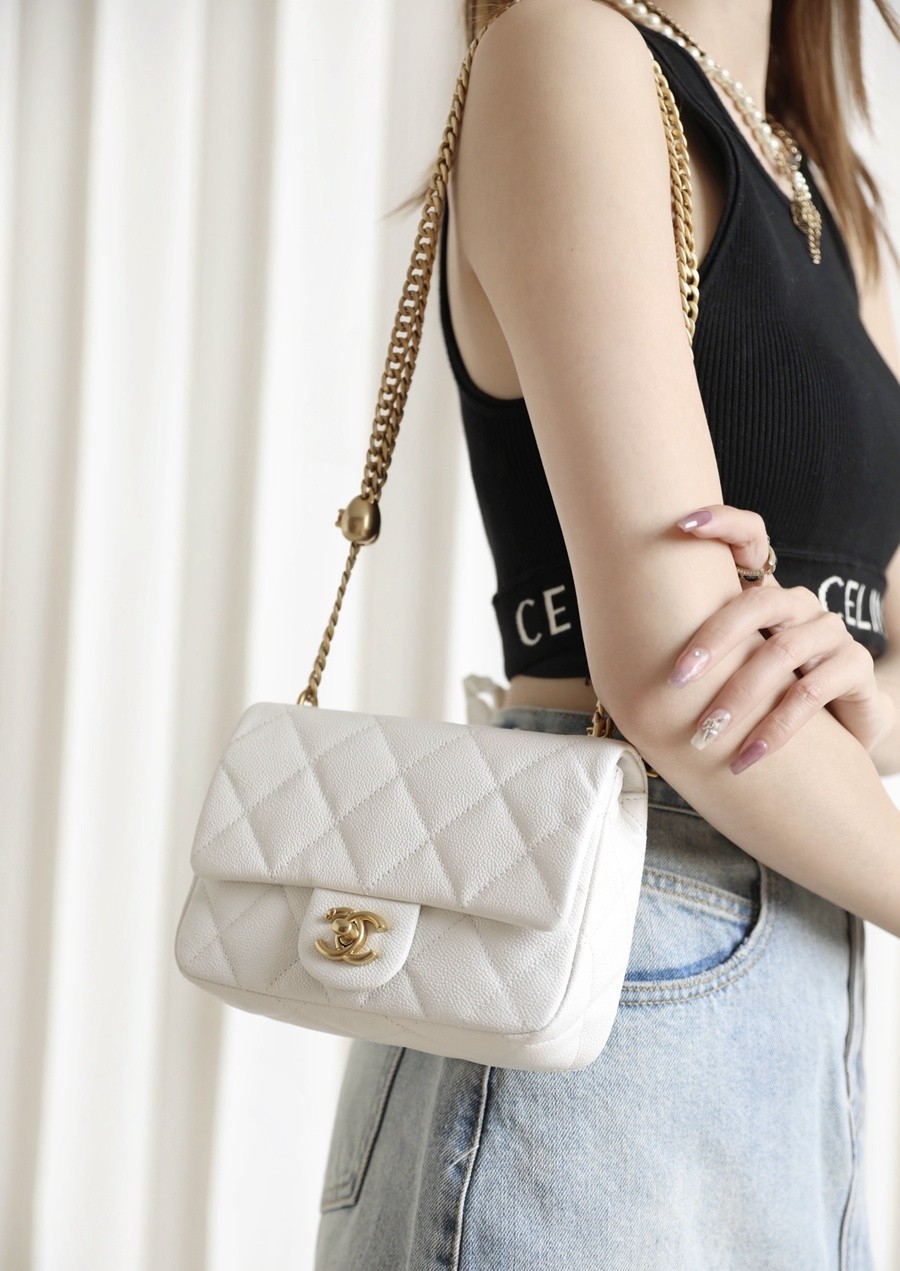 退貨商品無無包裝 小香 23P系列 愛心扣口蓋包 白色中號_17