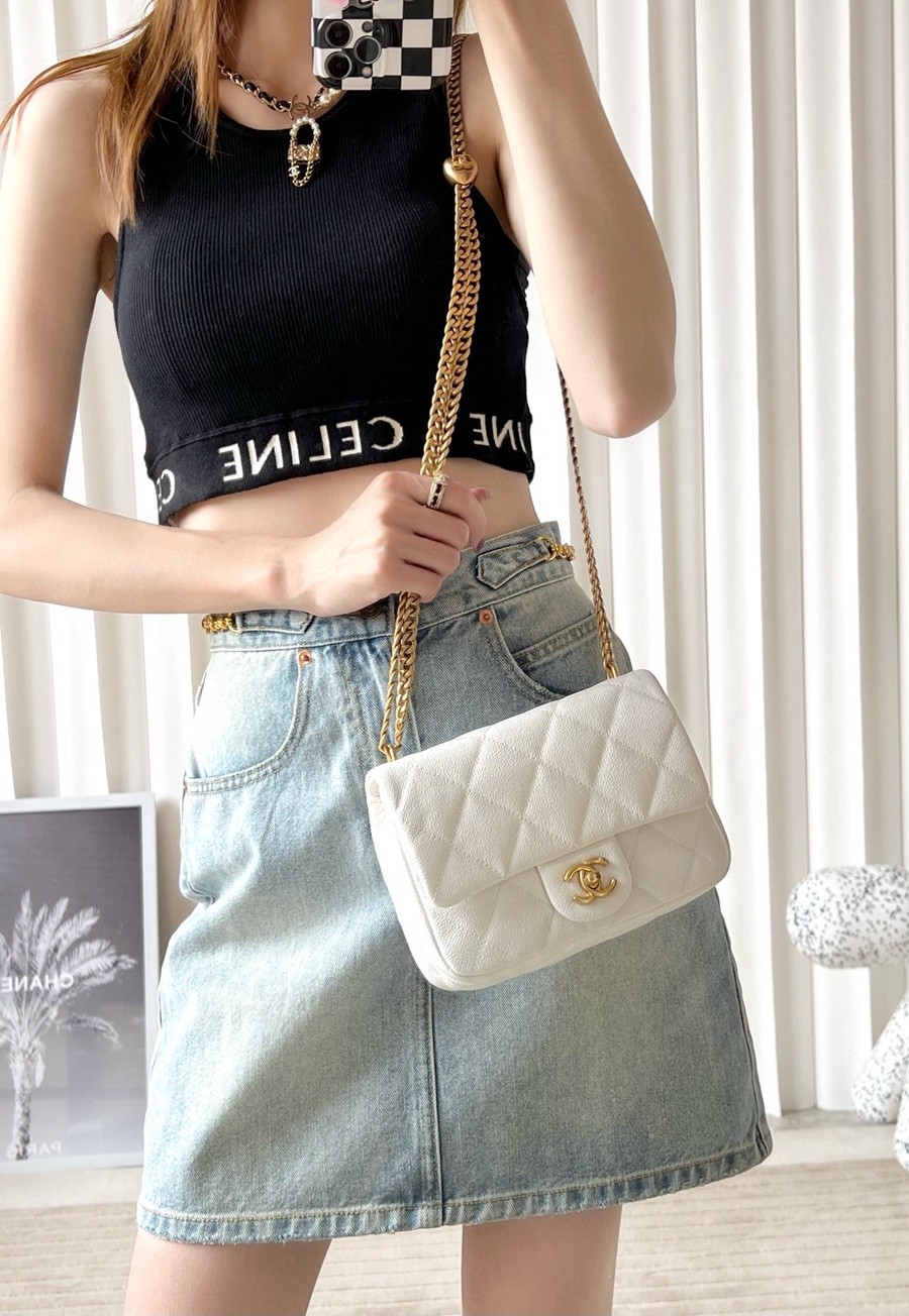 退貨商品無無包裝 小香 23P系列 愛心扣口蓋包 白色中號_20