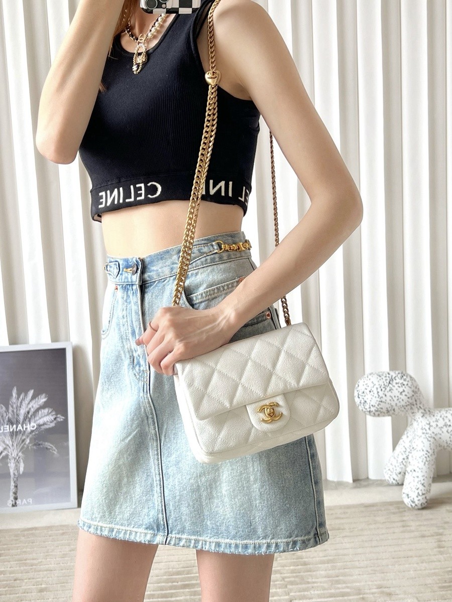 退貨商品無無包裝 小香 23P系列 愛心扣口蓋包 白色中號_21