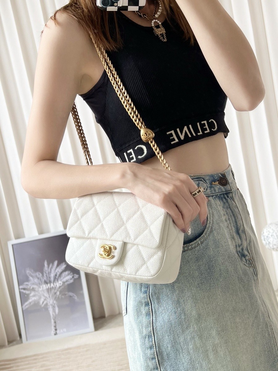 退貨商品無無包裝 小香 23P系列 愛心扣口蓋包 白色中號_23