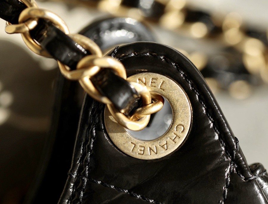 小香 23C早春新款天貓精靈 Hobo流浪包 中號黑色_10