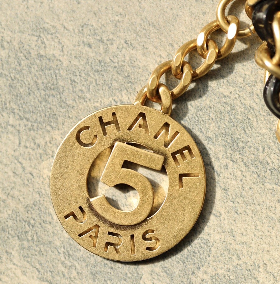 小香 23C早春新款天貓精靈 Hobo流浪包 中號黑色_12