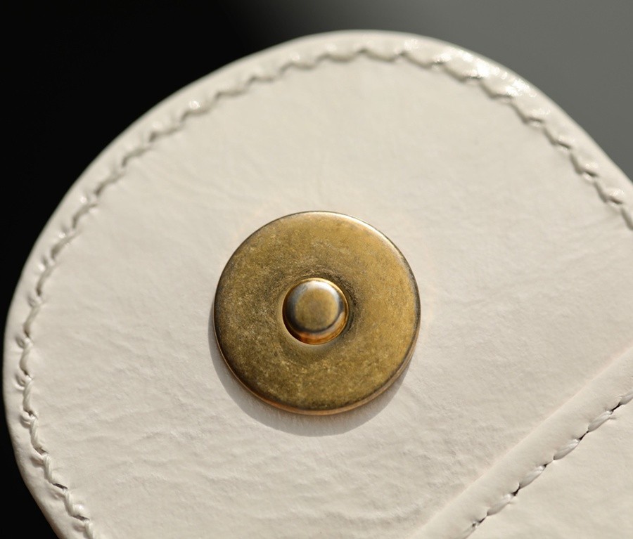 小香 23C早春油蠟皮天貓精靈 Hobo流浪包 小號白色_14