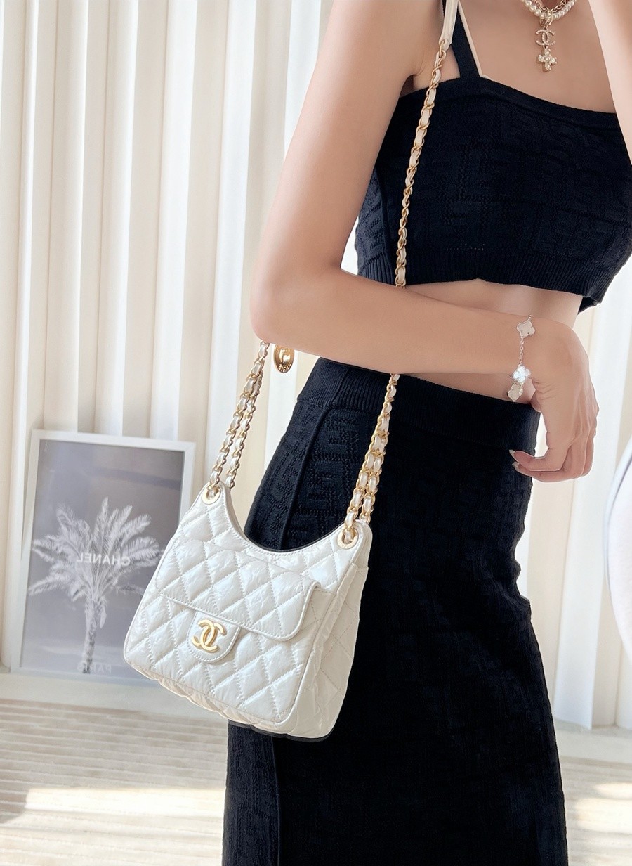 小香 23C早春油蠟皮天貓精靈 Hobo流浪包 小號白色_17